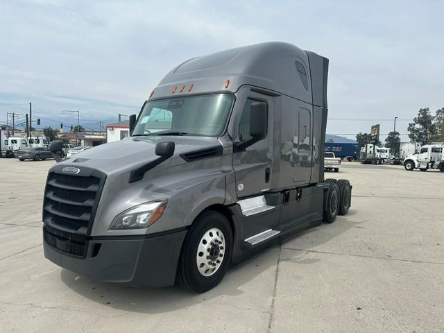 2022 Freightliner Cascadia-3