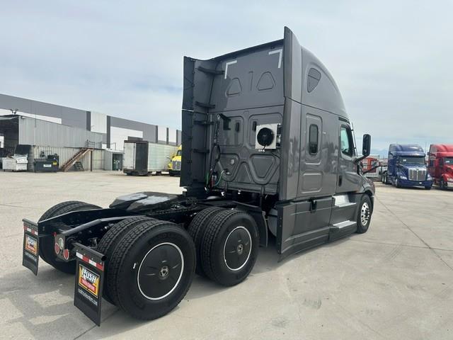 2022 Freightliner Cascadia-5