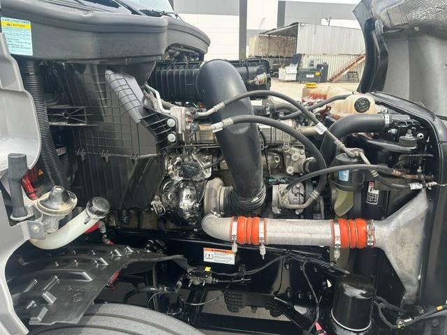 2022 Freightliner Cascadia-8