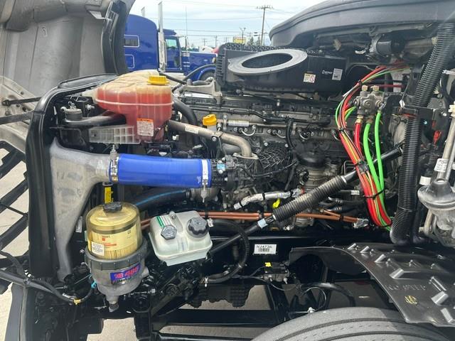 2022 Freightliner Cascadia-9