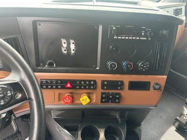 2022 Freightliner Cascadia-17