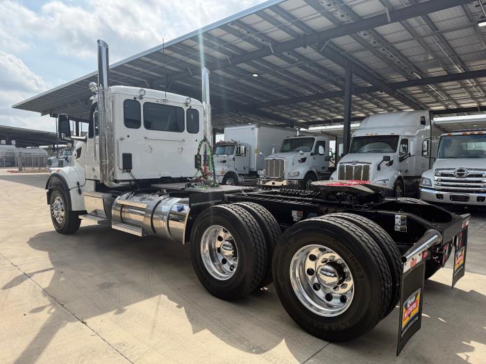 2027 Peterbilt 567-4