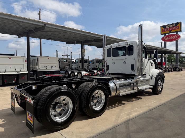 2027 Peterbilt 567-6
