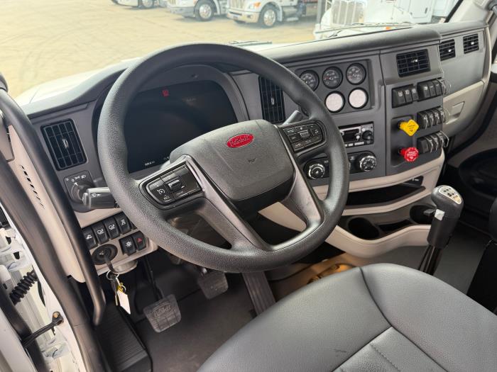 2027 Peterbilt 567-12