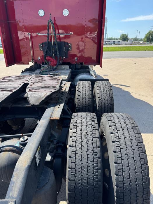 2022 Peterbilt 579-8