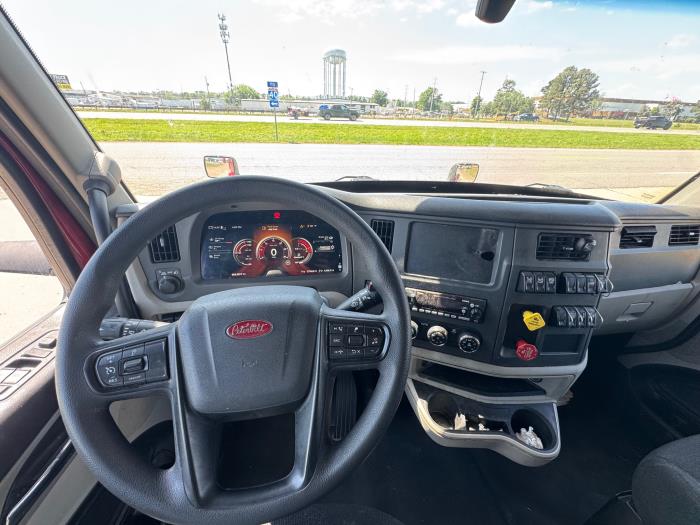 2022 Peterbilt 579-16