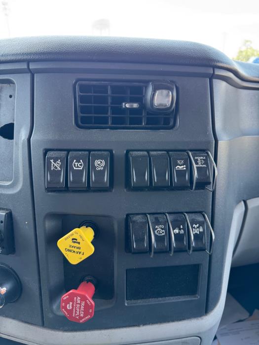 2022 Peterbilt 579-19