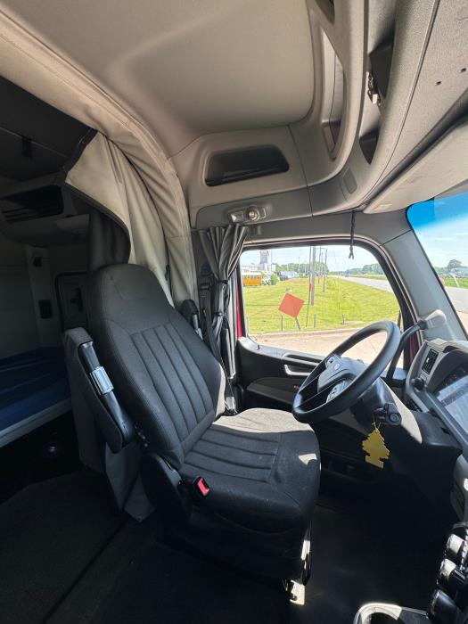 2022 Peterbilt 579-20