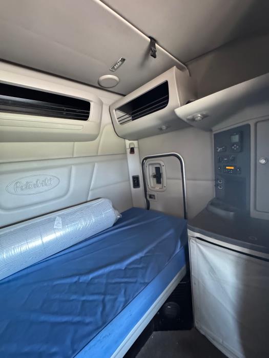 2022 Peterbilt 579-22