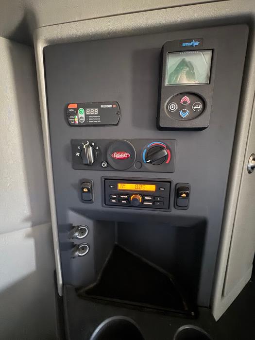 2022 Peterbilt 579-26