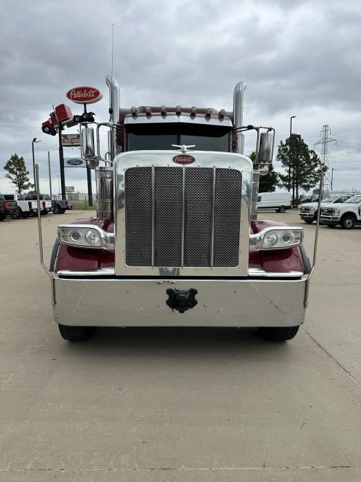 2021 Peterbilt 389-3