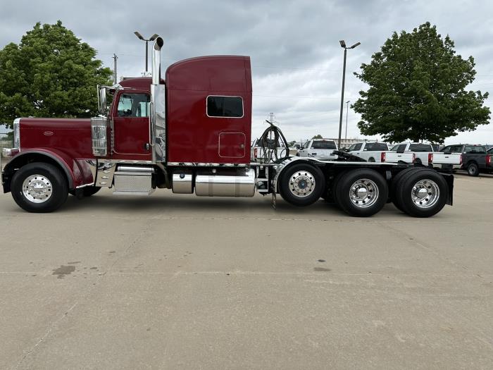 2021 Peterbilt 389-5