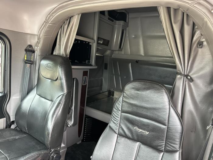 2021 Peterbilt 389-10