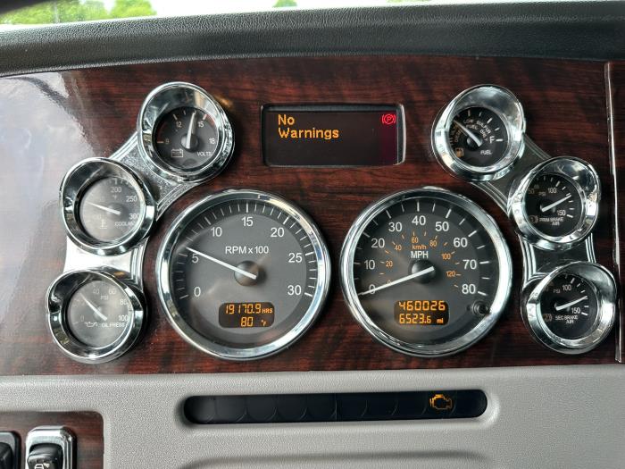 2021 Peterbilt 389-9