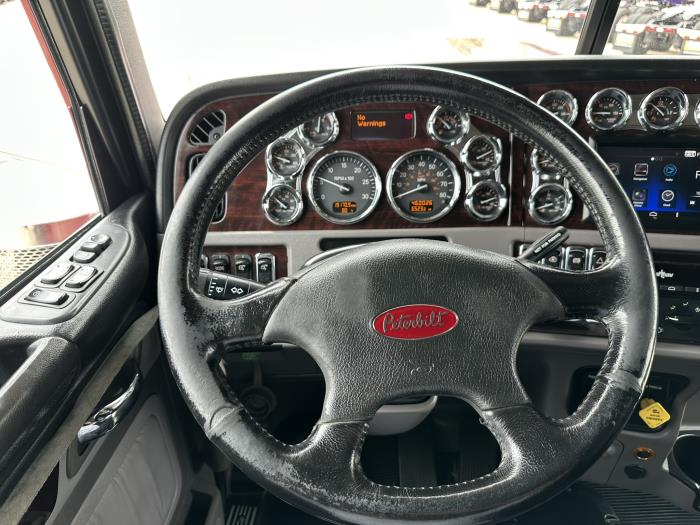 2021 Peterbilt 389-7
