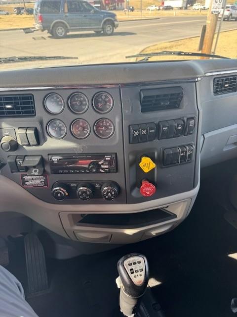 2021 Peterbilt 579-15