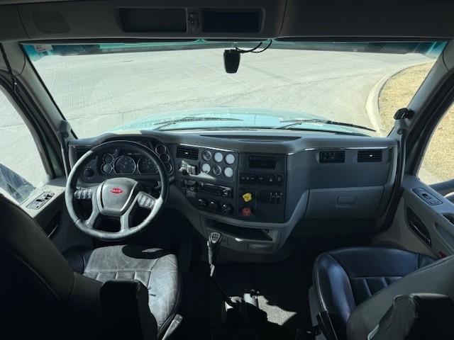 2021 Peterbilt 579-16
