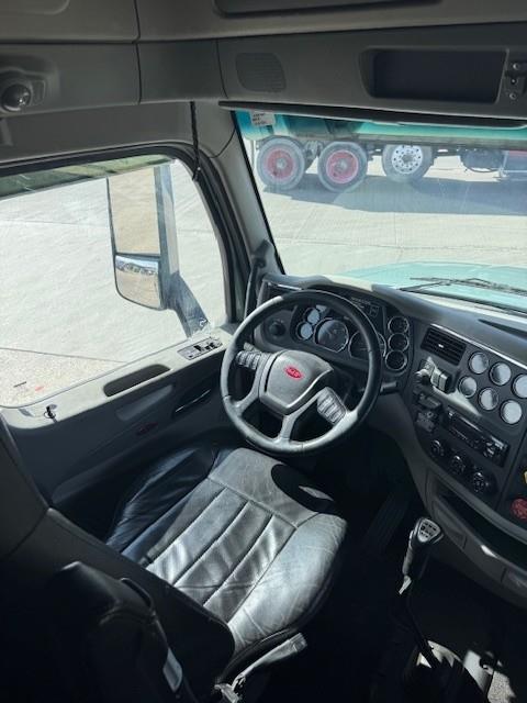 2021 Peterbilt 579-17