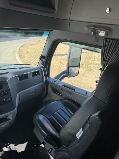 2021 Peterbilt 579-18