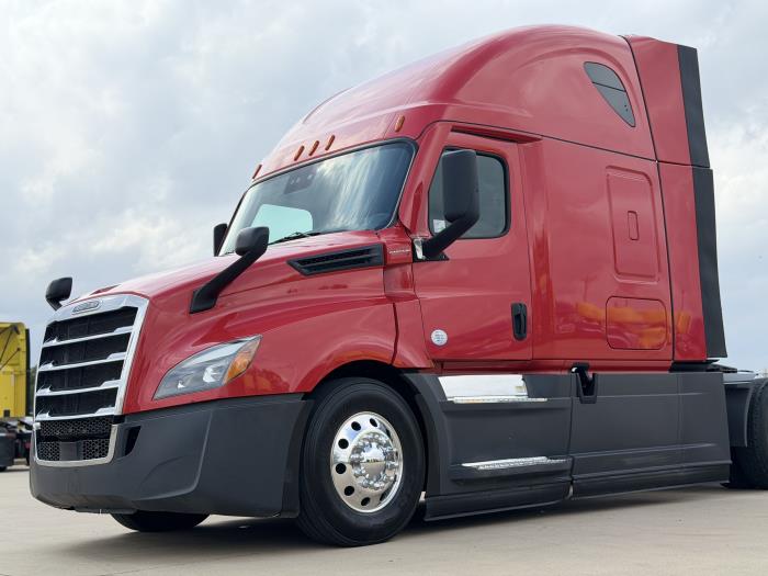 2023 Freightliner Cascadia-8