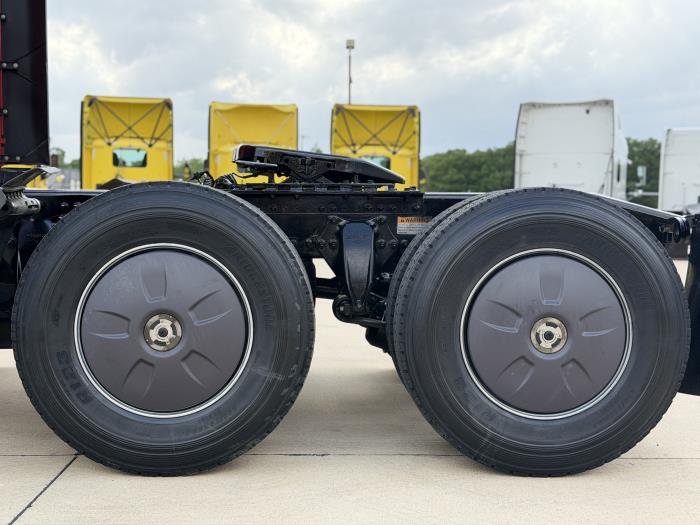 2023 Freightliner Cascadia-10