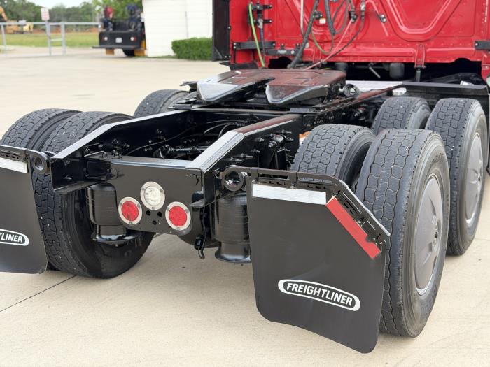 2023 Freightliner Cascadia-11