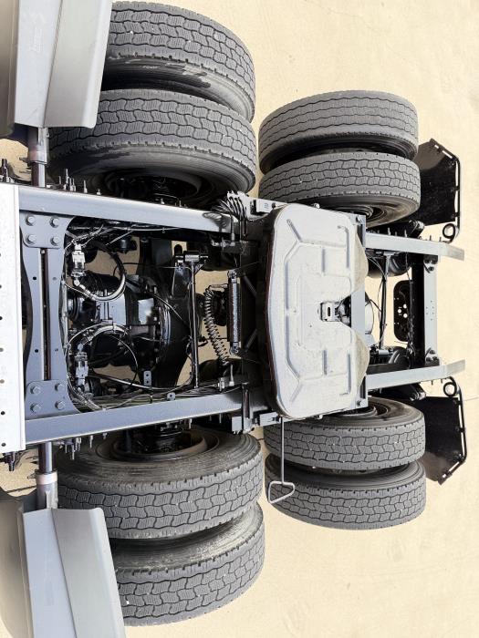 2023 Freightliner Cascadia-12