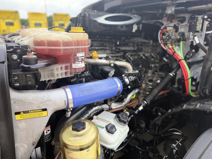 2023 Freightliner Cascadia-15