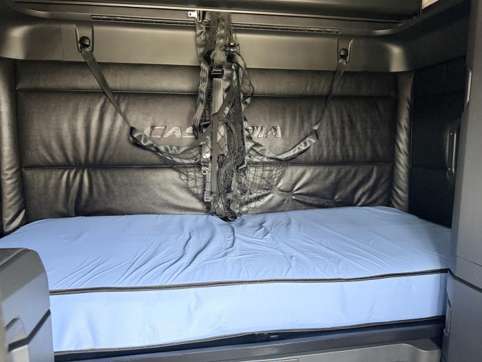 2023 Freightliner Cascadia-24