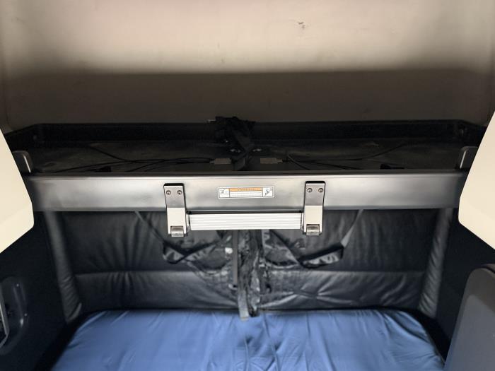 2023 Freightliner Cascadia-25