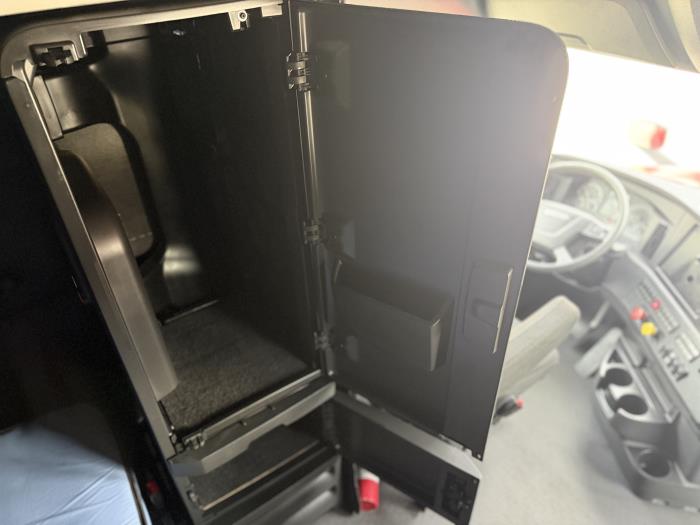 2023 Freightliner Cascadia-28