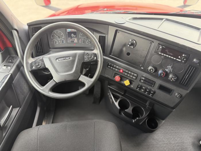 2023 Freightliner Cascadia-29