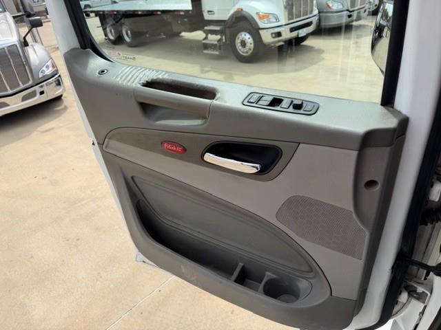 2019 Peterbilt 567-31