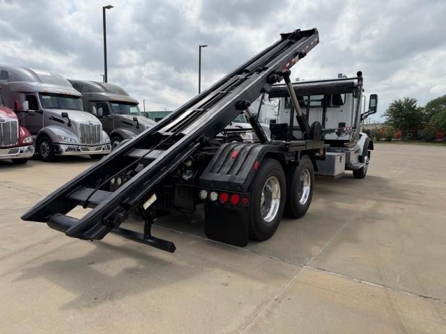 2019 Peterbilt 567-37