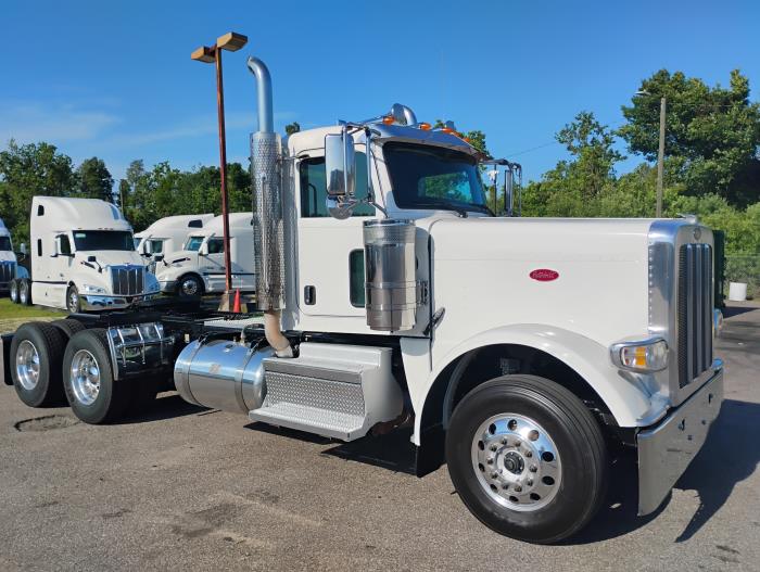 2022 Peterbilt 389-7