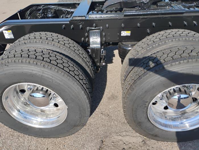 2022 Peterbilt 389-13