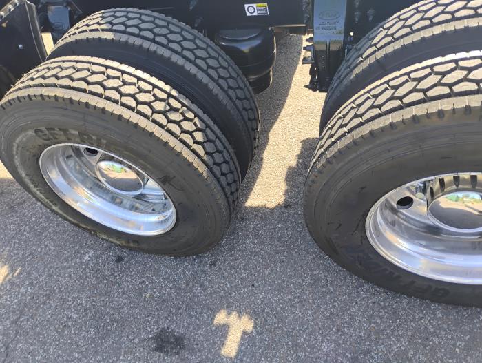 2022 Peterbilt 389-14