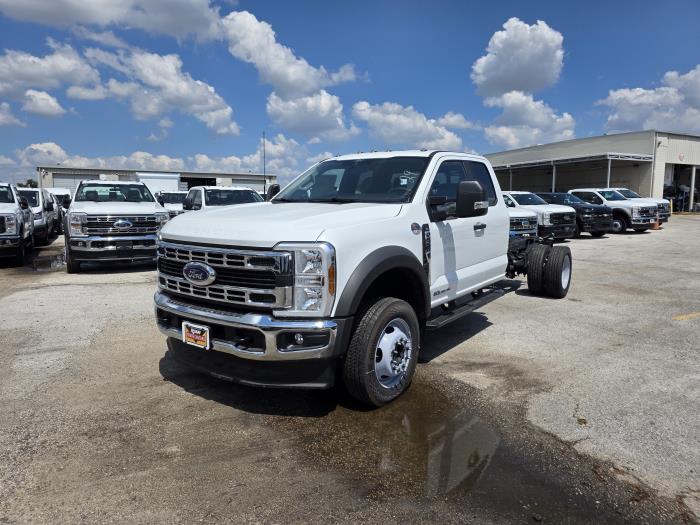 2026 Ford F-550-1