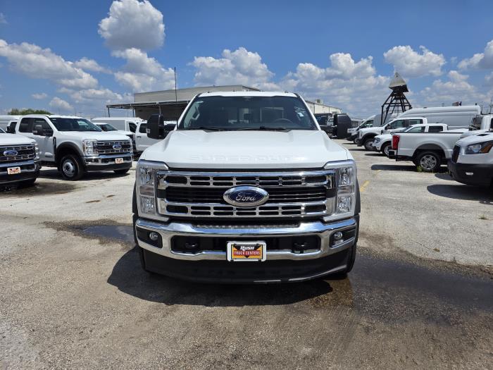 2026 Ford F-550-2