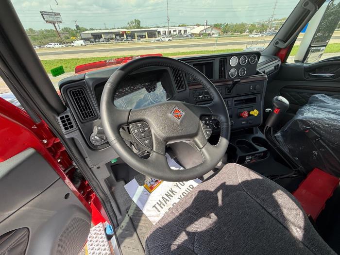 2026 International HX520-26