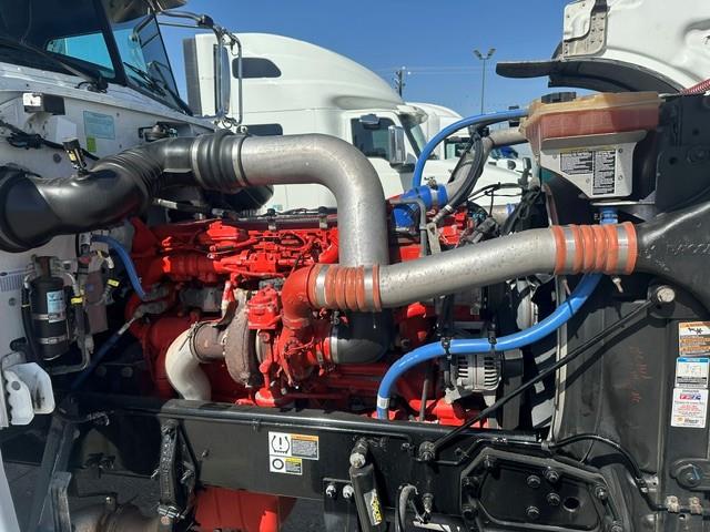 2023 Peterbilt 389-7