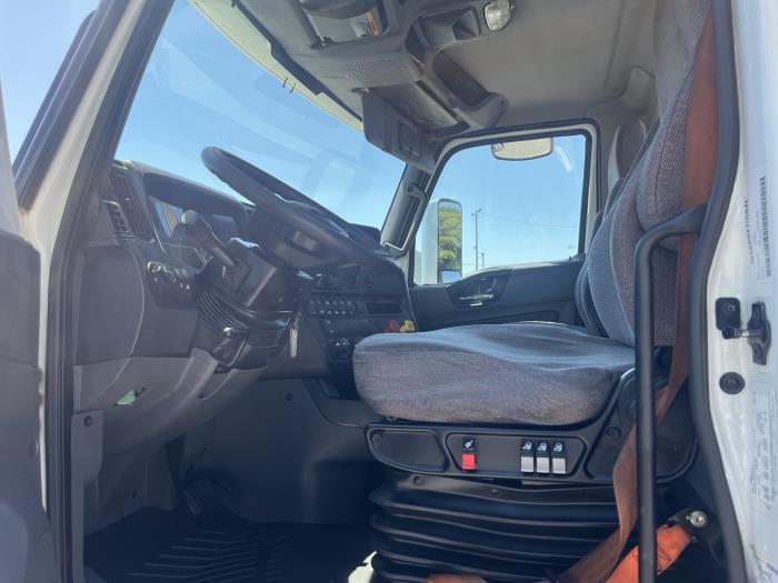 2020 International LT625-14