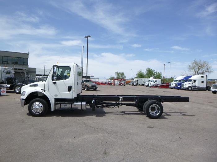 2019 Freightliner Business Class M2 106-3