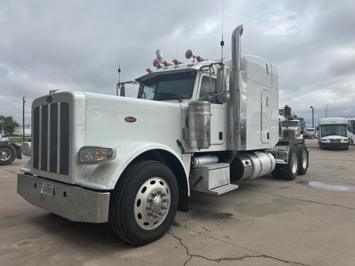 2016 Peterbilt 389-0