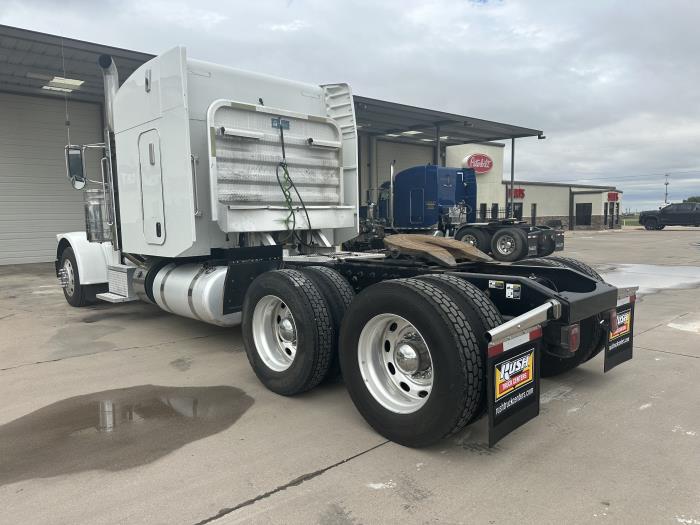 2016 Peterbilt 389-2