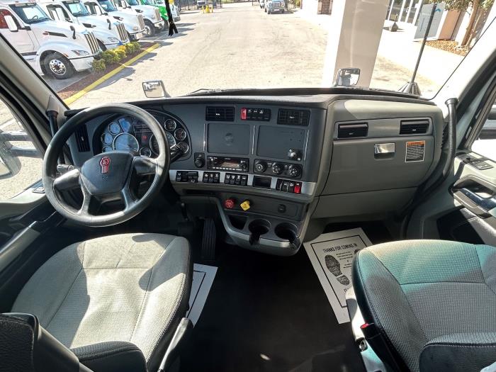 2022 Kenworth T680-2