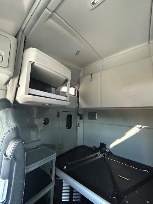 2022 Kenworth T680-7