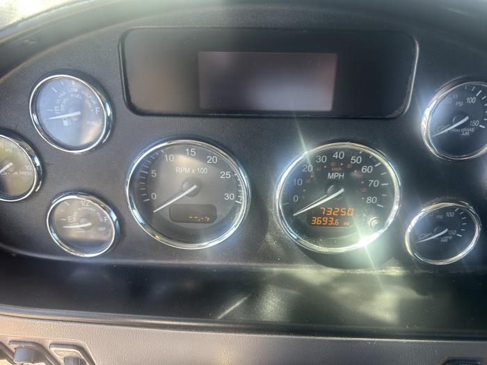 2021 Peterbilt 337-4