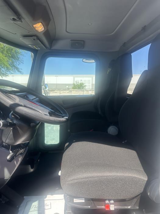 2021 Peterbilt 337-6