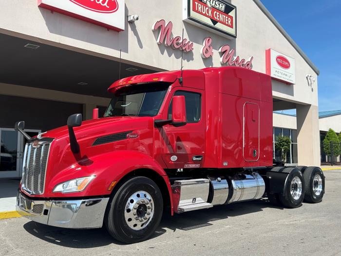 2022 Peterbilt 579-0